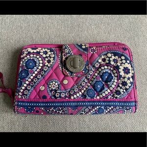 Vera Bradley Zipper /clasp wallet
